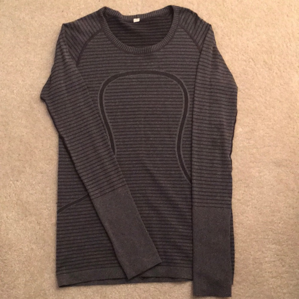 Lululemon long sleeve tee